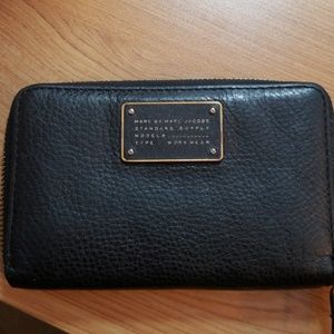 Must Sell!!  Marc Jacobs Wristlet